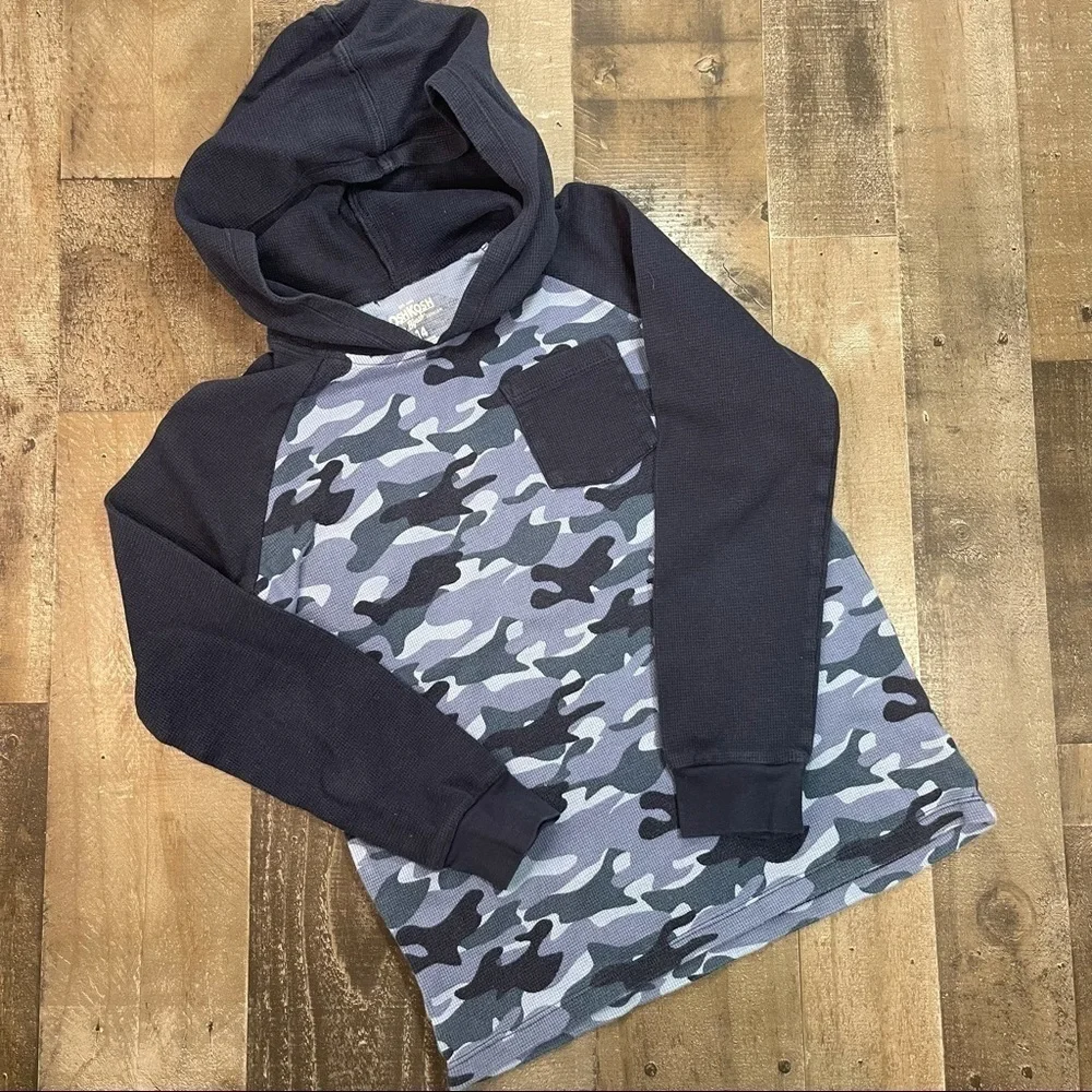 Oshkosh Camo Thermal Hooded Long Sleeve size 14